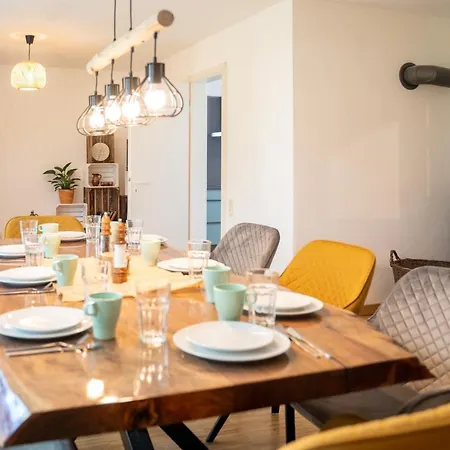 Dreamcation - Ehemaliges Pfarrhaus, 3d-tour, 4 Sz, Terrasse, Bbq, Kueche, Garten, 140qm Apartman *