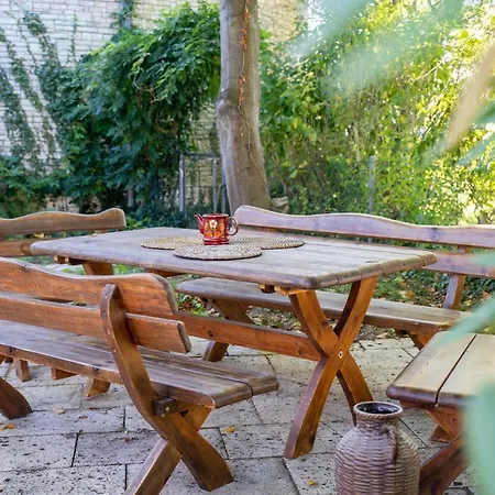 Dreamcation - Ehemaliges Pfarrhaus, 3d-tour, 4 Sz, Terrasse, Bbq, Kueche, Garten, 140qm