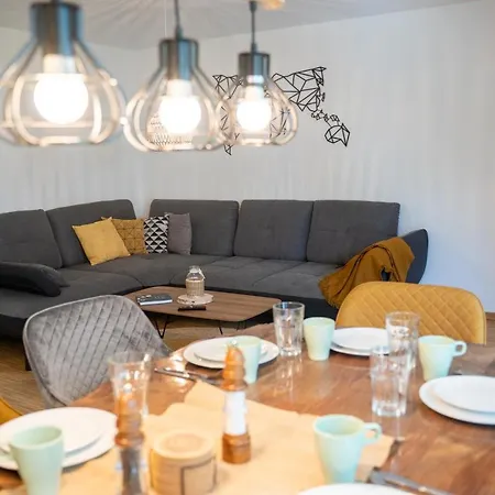 Dreamcation - Ehemaliges Pfarrhaus, 3d-tour, 4 Sz, Terrasse, Bbq, Kueche, Garten, 140qm *