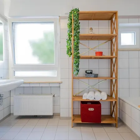 Dreamcation - Ehemaliges Pfarrhaus, 3d-tour, 4 Sz, Terrasse, Bbq, Kueche, Garten, 140qm *