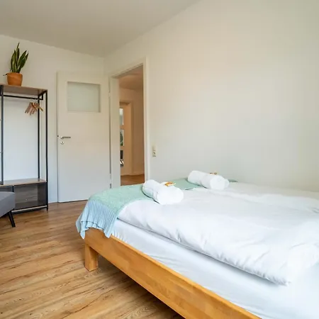 Apartman Dreamcation - Ehemaliges Pfarrhaus, 3d-tour, 4 Sz, Terrasse, Bbq, Kueche, Garten, 140qm *